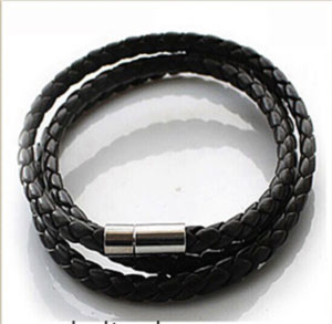 Bracelet made of three loops of platted leather